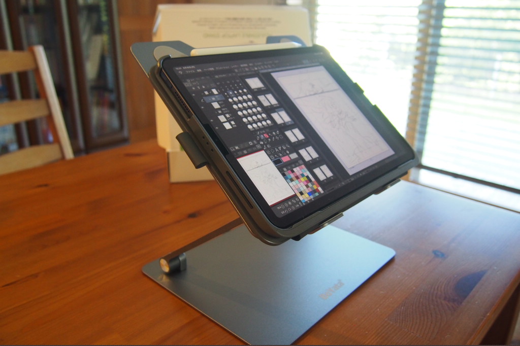 BoYataタブレットスタンドにiPadをのせた写真